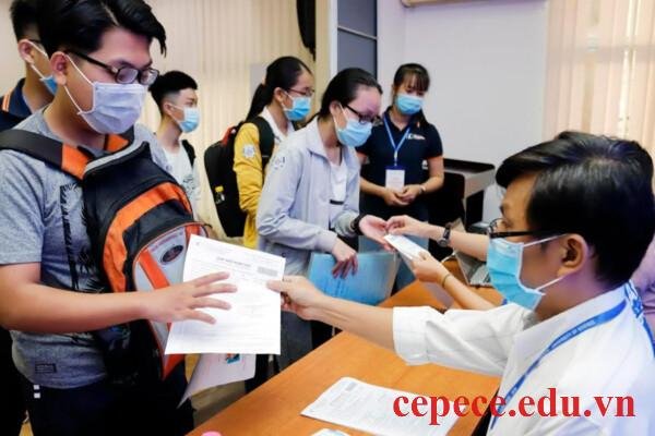 Sinh viên cần làm gì nếu vừa nợ môn vừa muốn bảo lưu?