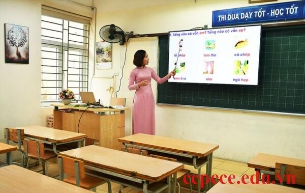 Cụm từ này có phải là hành vi xúc phạm giáo viên?