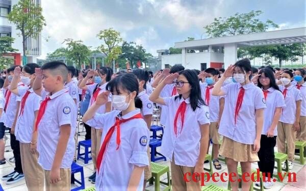 Học sinh tiểu học nên mặc gì trong ngày khai giảng?